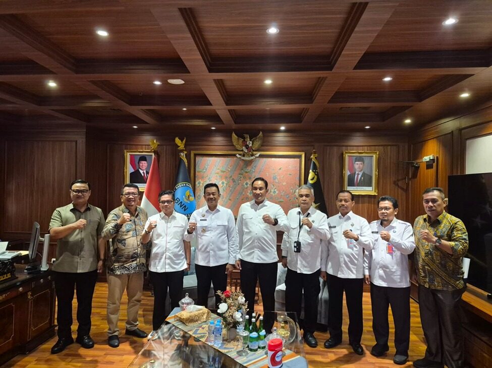 AUDIENSI BNN DENGAN BUPATI MANDAILING NATAL, PERKUAT PROGRAM ALTERNATIVE DEVELOPMENT DI KAWASAN RAWAN NARKOBA